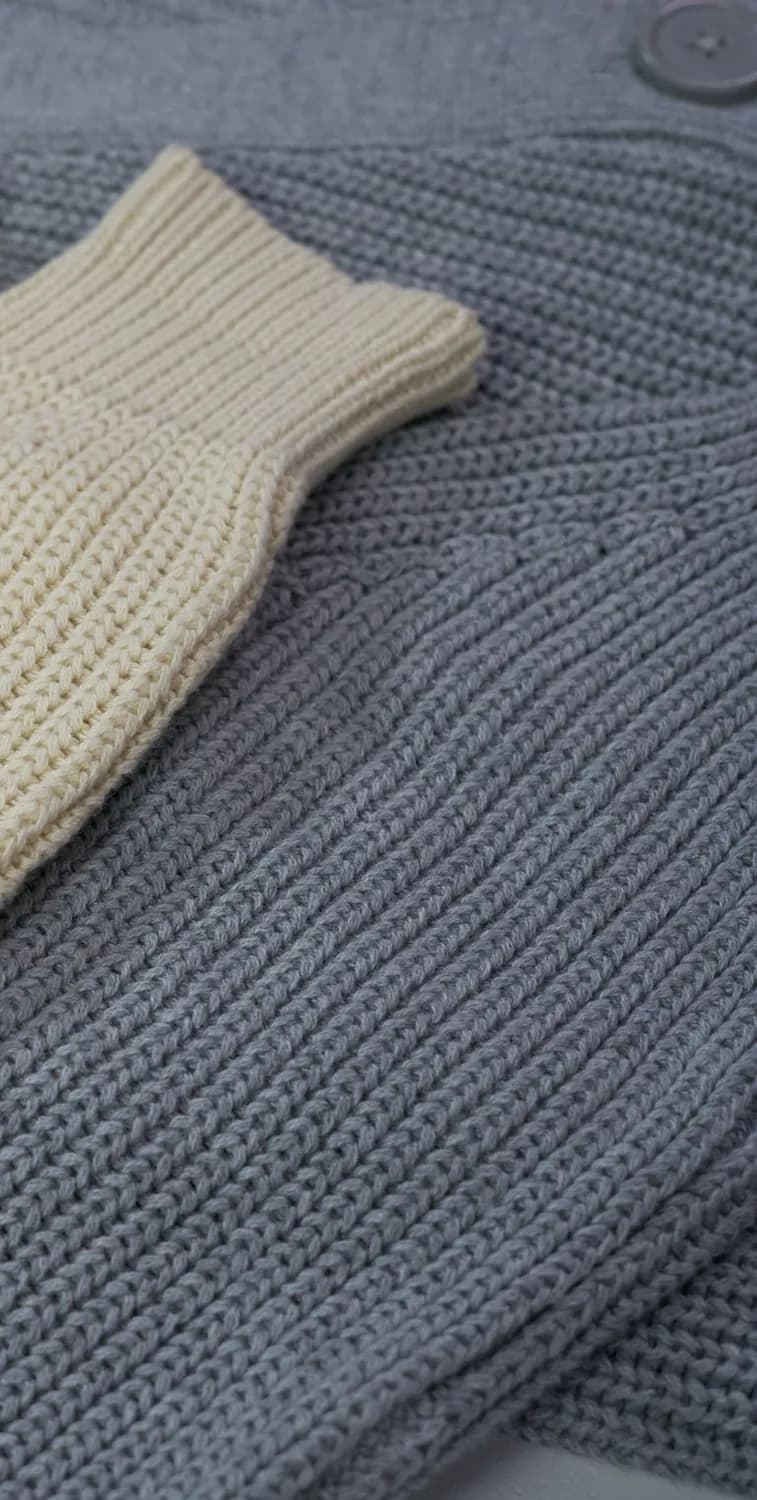Sweter z wełny merino — Szary